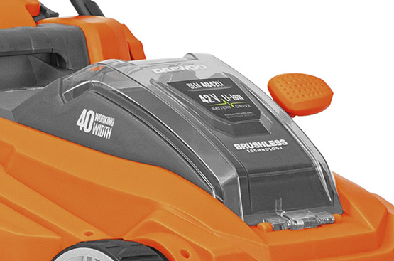 За счет отсутствия коллекторно-щеточного узла он обеспечивает плавную и тихую работу, не требует сервисного обслуживания и отличается высокой производительностью и низким уровнем шума.